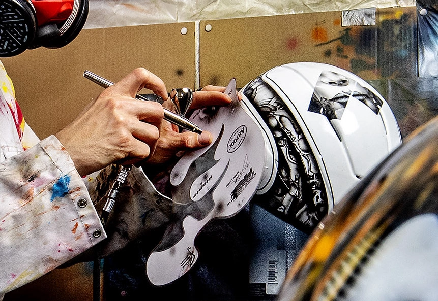 Itzhak de Laat at work